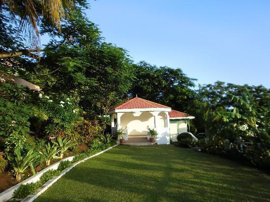 Flamboyant Hotel & Villas St. George's Bagian luar foto